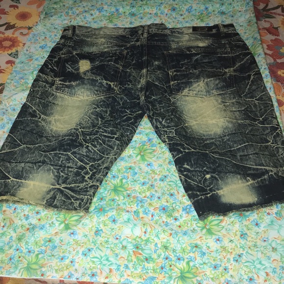 Mens distress dash jean shorts - Picture 5 of 5